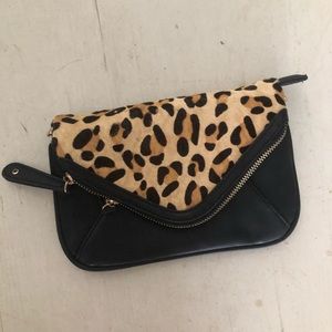 Leopard clutch